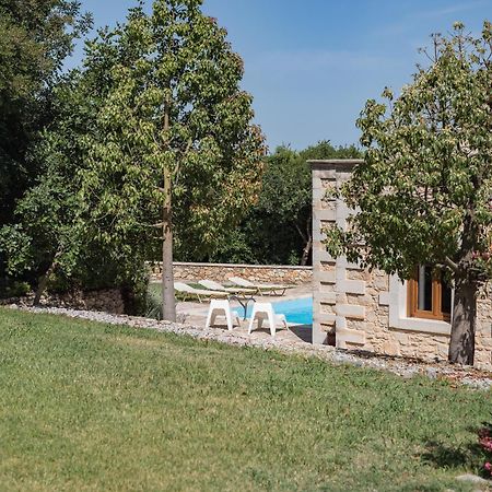 Koules Estate, With Private Pools & Bbq - Embracing Nature, By Thinkvilla Argouli Ruang foto
