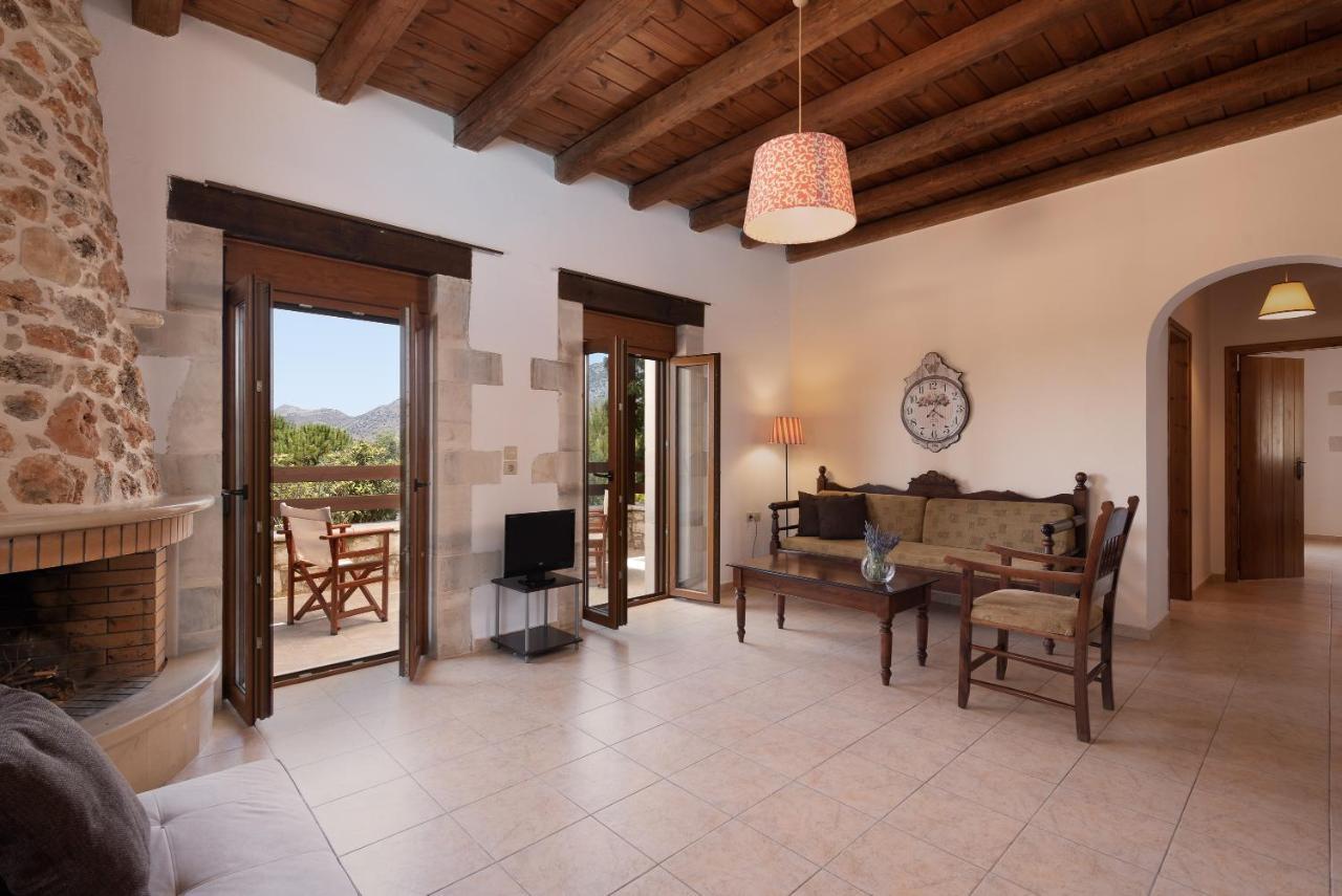 Koules Estate, With Private Pools & Bbq - Embracing Nature, By Thinkvilla Argouli Bagian luar foto
