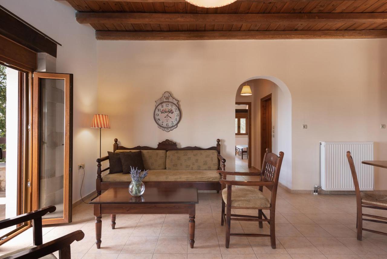 Koules Estate, With Private Pools & Bbq - Embracing Nature, By Thinkvilla Argouli Bagian luar foto
