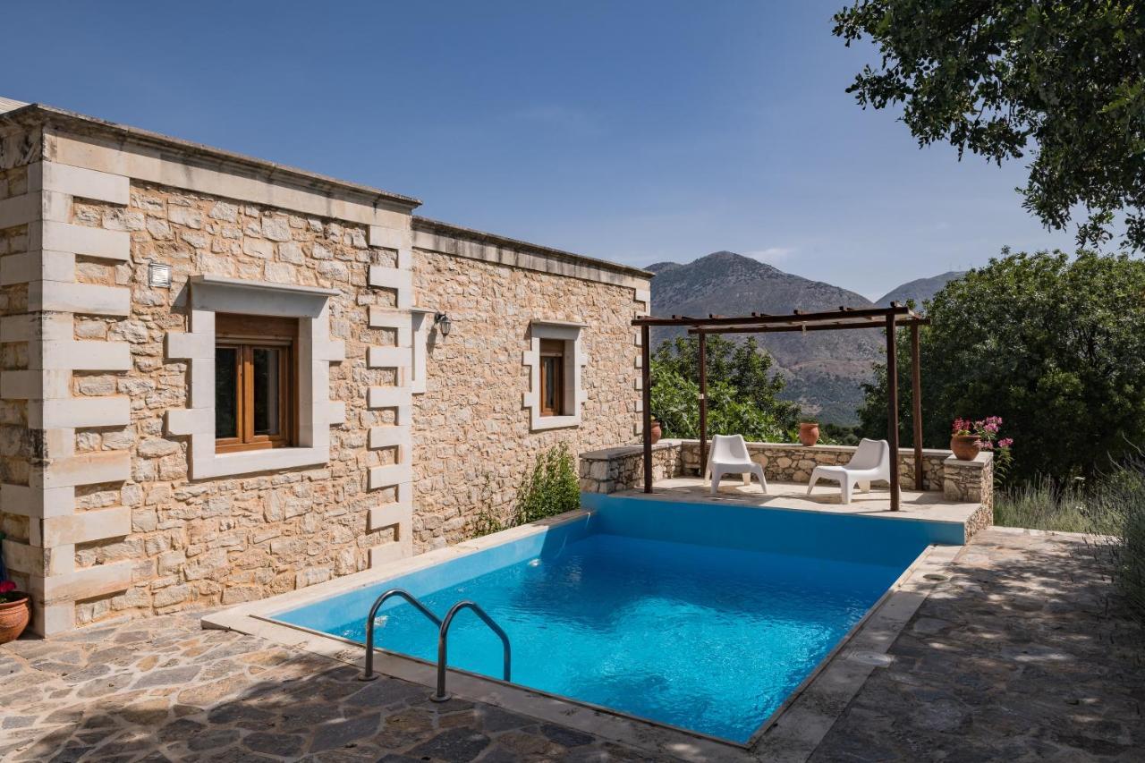 Koules Estate, With Private Pools & Bbq - Embracing Nature, By Thinkvilla Argouli Bagian luar foto