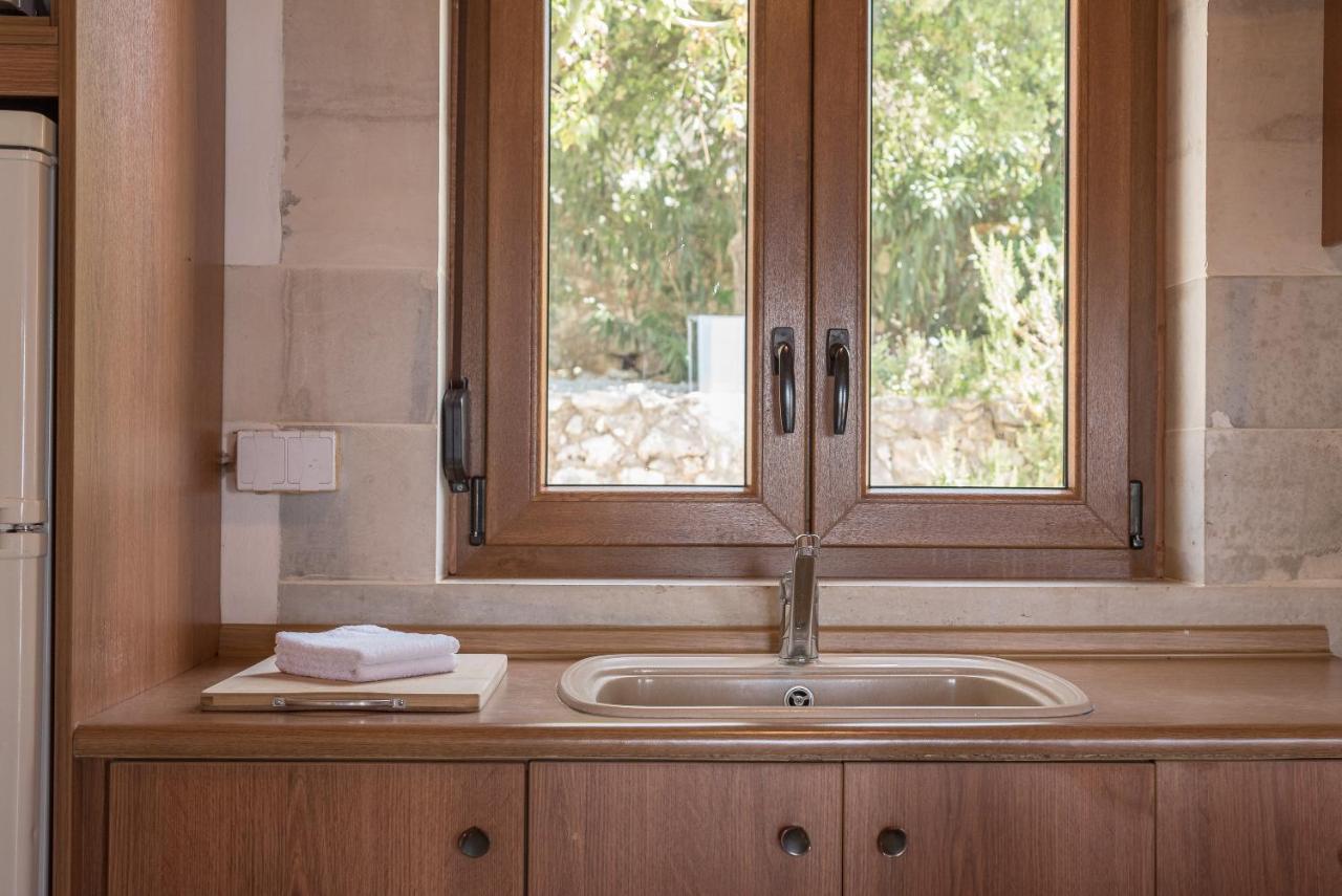 Koules Estate, With Private Pools & Bbq - Embracing Nature, By Thinkvilla Argouli Bagian luar foto