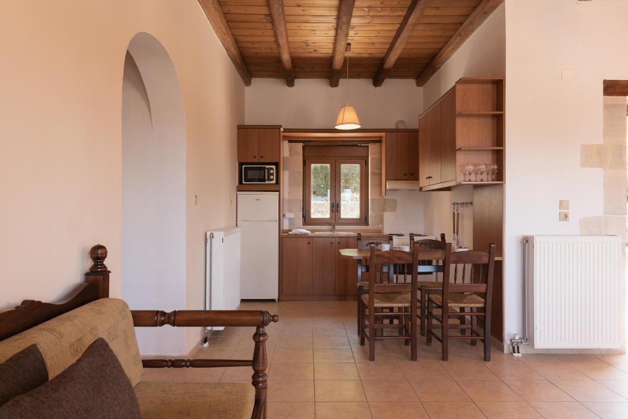 Koules Estate, With Private Pools & Bbq - Embracing Nature, By Thinkvilla Argouli Bagian luar foto
