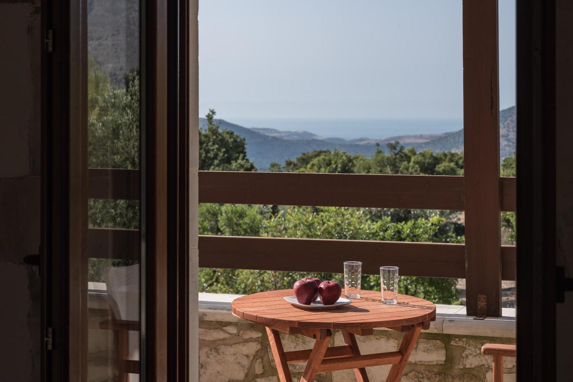 Koules Estate, With Private Pools & Bbq - Embracing Nature, By Thinkvilla Argouli Ruang foto