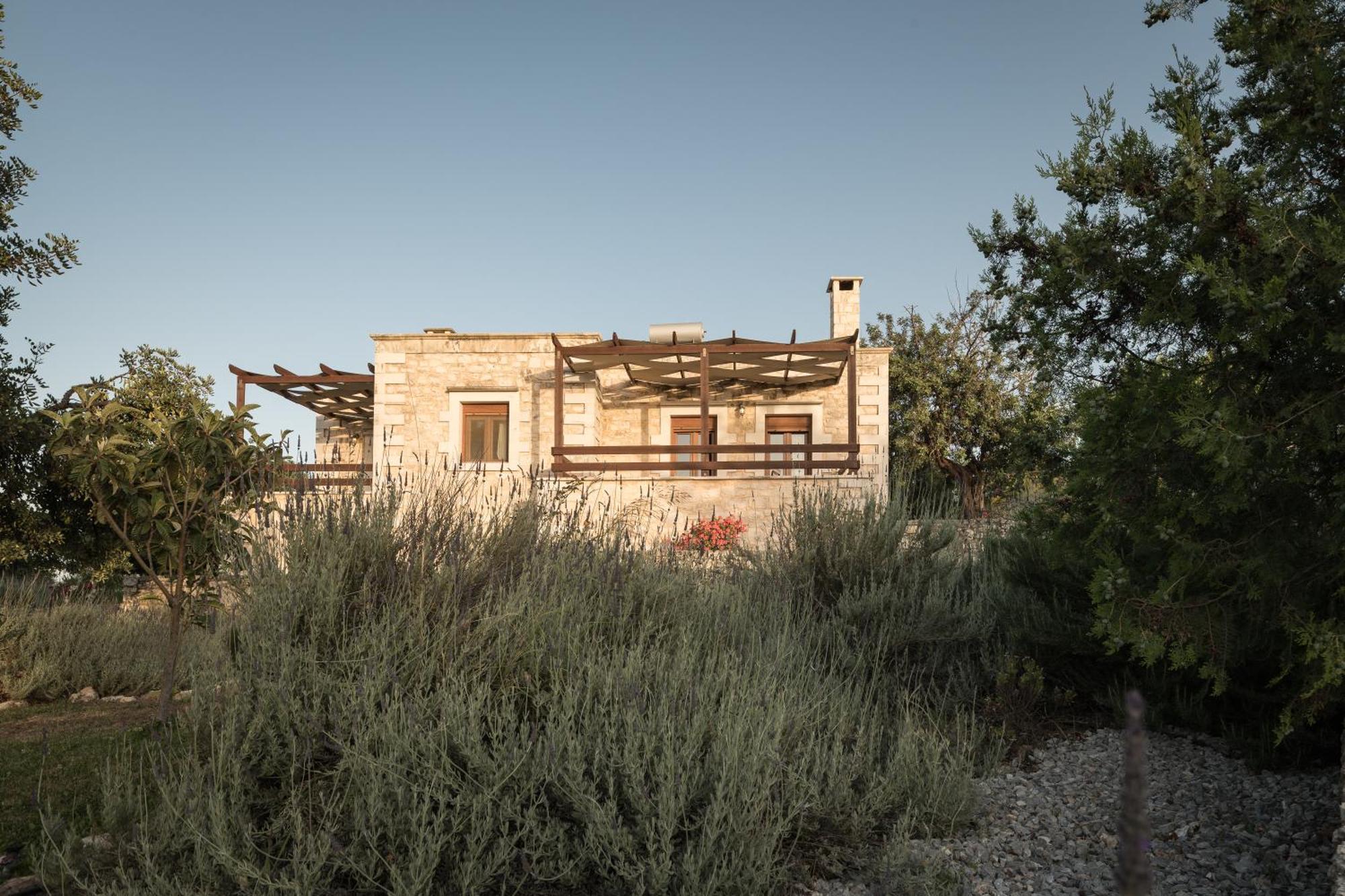Koules Estate, With Private Pools & Bbq - Embracing Nature, By Thinkvilla Argouli Ruang foto