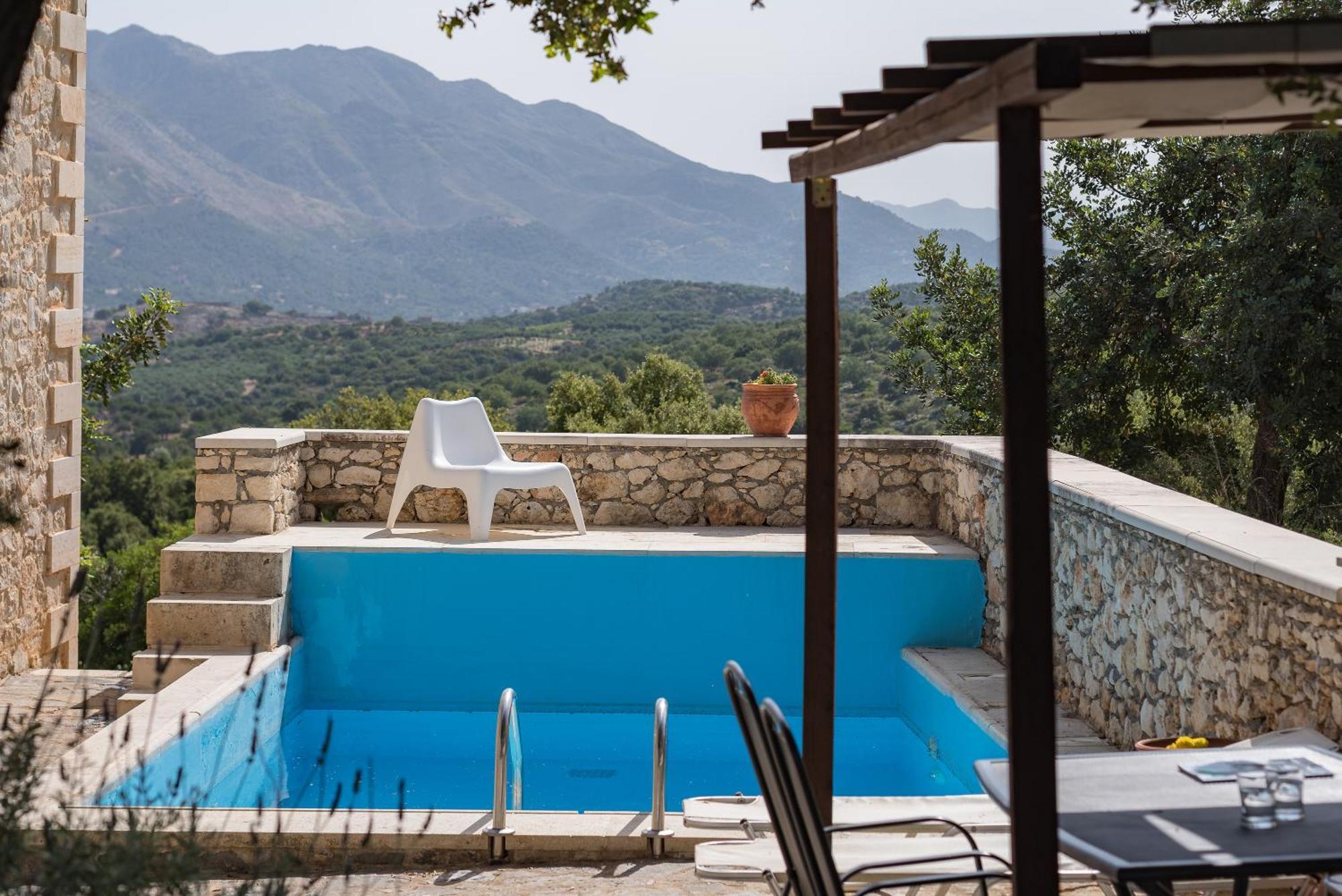 Koules Estate, With Private Pools & Bbq - Embracing Nature, By Thinkvilla Argouli Ruang foto