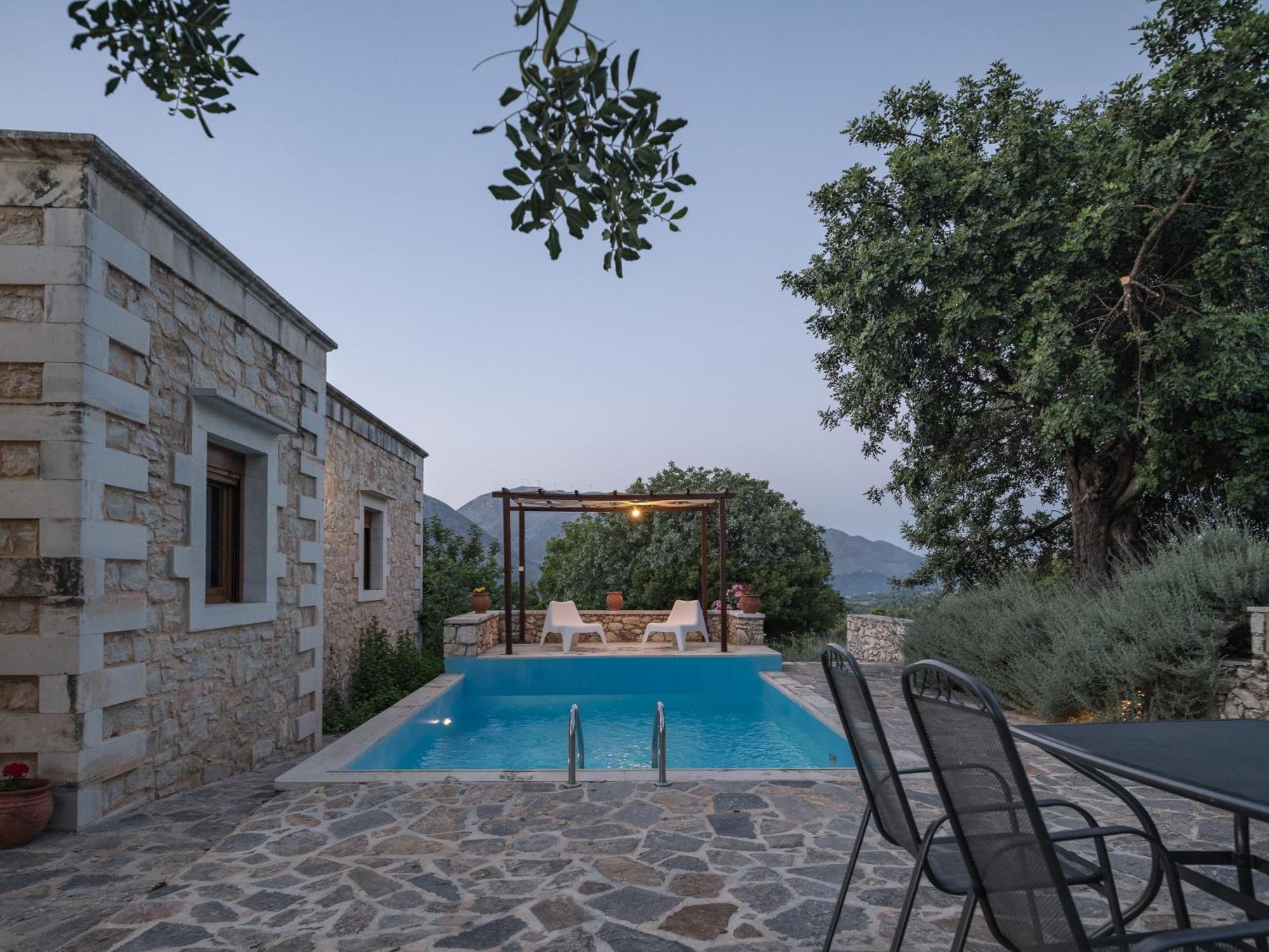 Koules Estate, With Private Pools & Bbq - Embracing Nature, By Thinkvilla Argouli Ruang foto