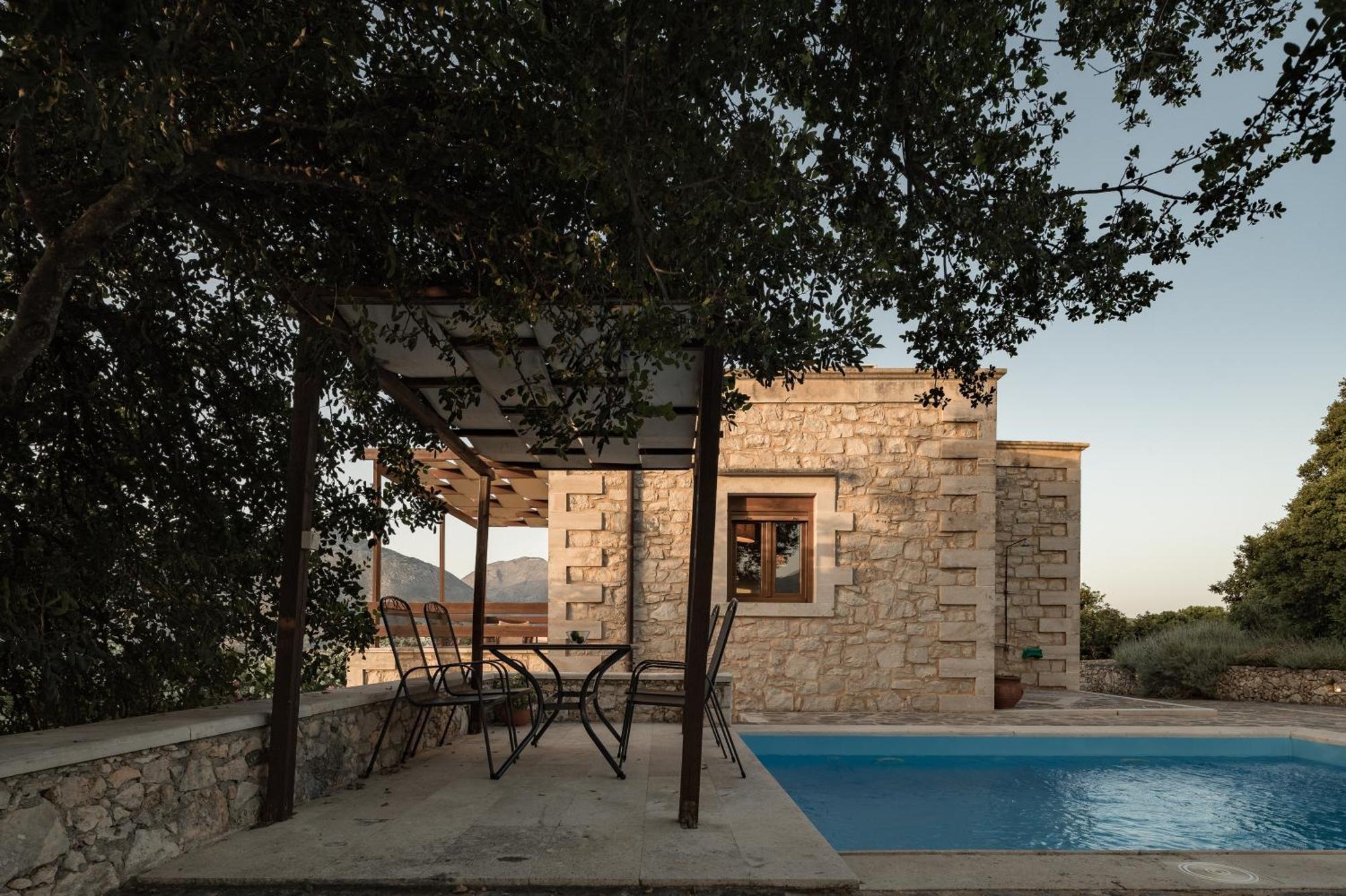 Koules Estate, With Private Pools & Bbq - Embracing Nature, By Thinkvilla Argouli Ruang foto
