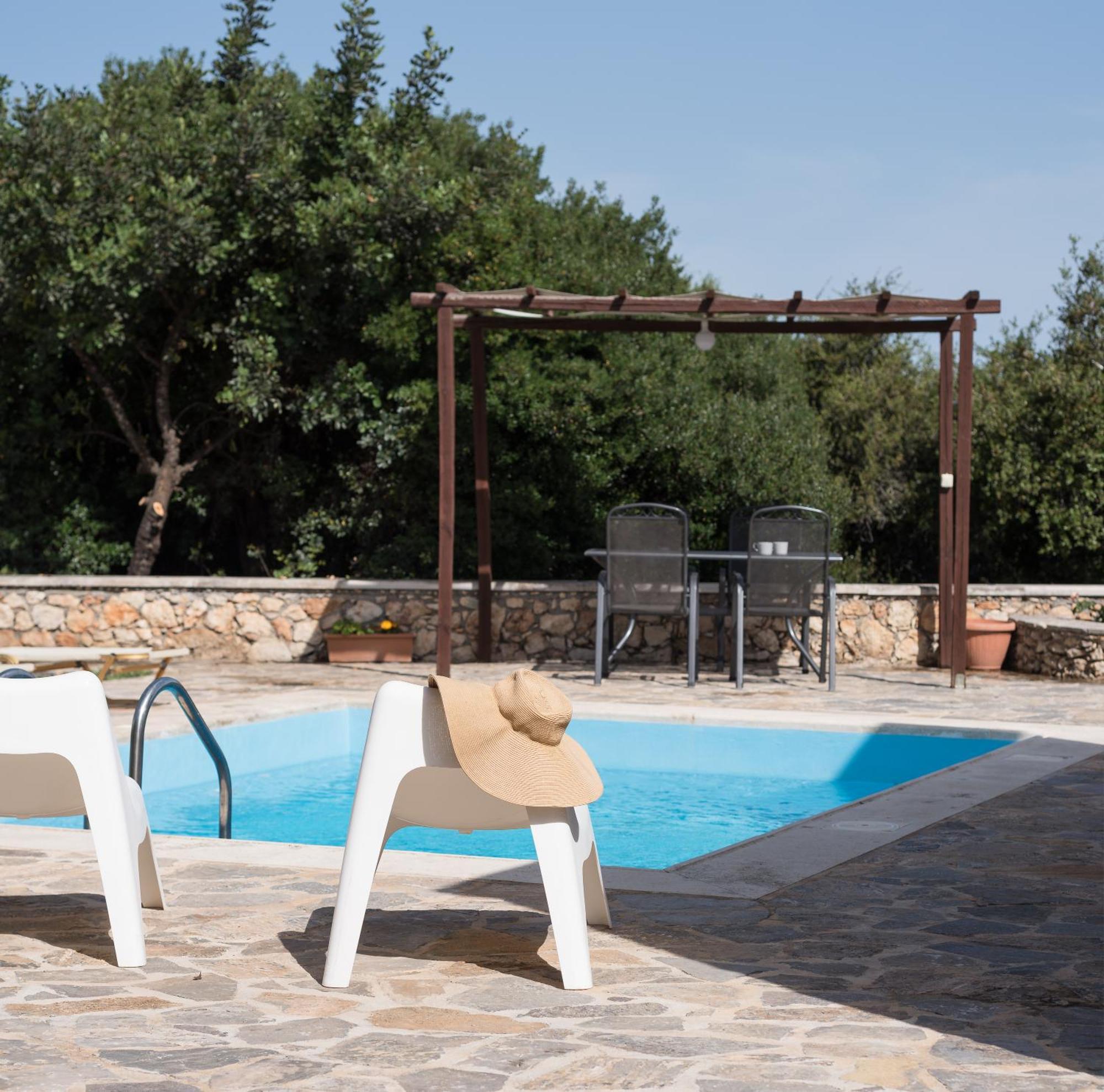 Koules Estate, With Private Pools & Bbq - Embracing Nature, By Thinkvilla Argouli Ruang foto