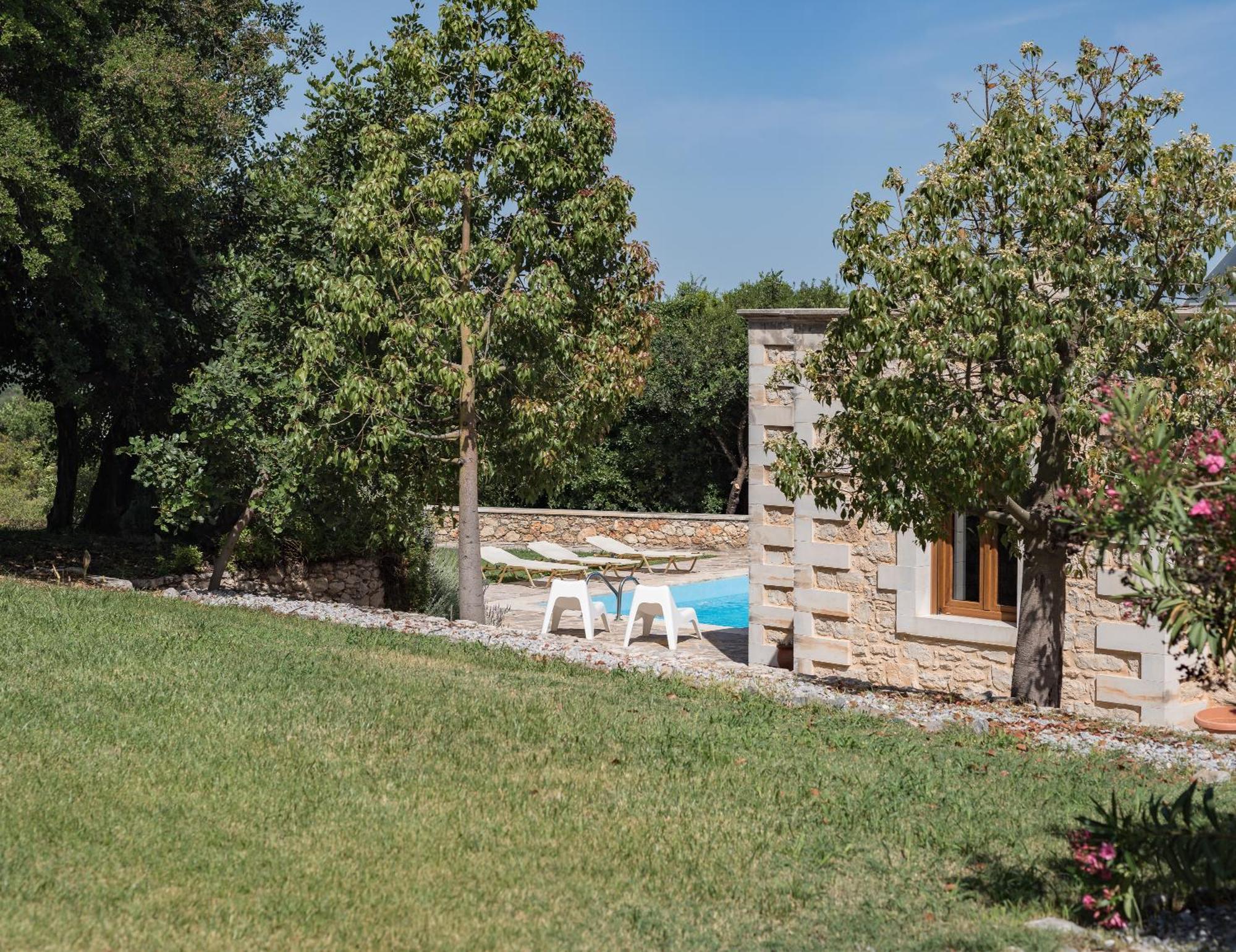 Koules Estate, With Private Pools & Bbq - Embracing Nature, By Thinkvilla Argouli Ruang foto